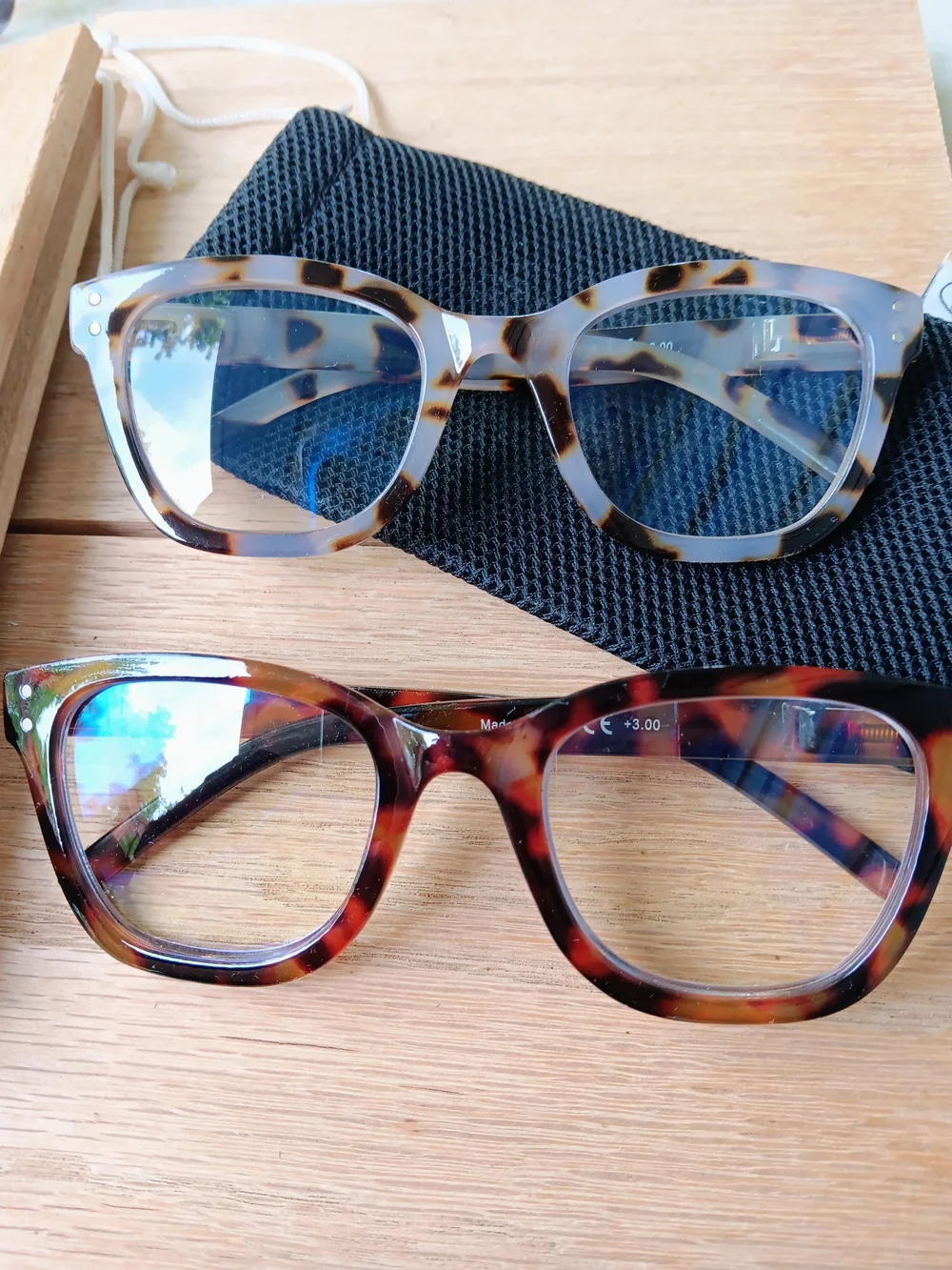 Tortoise Shell Retro Style Readers +3.0 - Picture 4 of 4